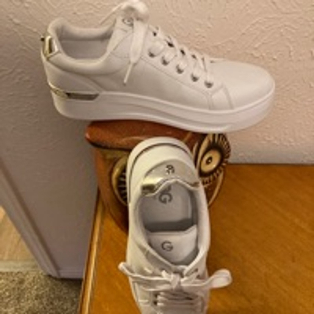 G By Guess Sneakers 
Size 8
